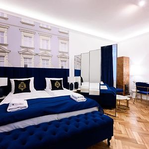 Wislna Main Square Apartments